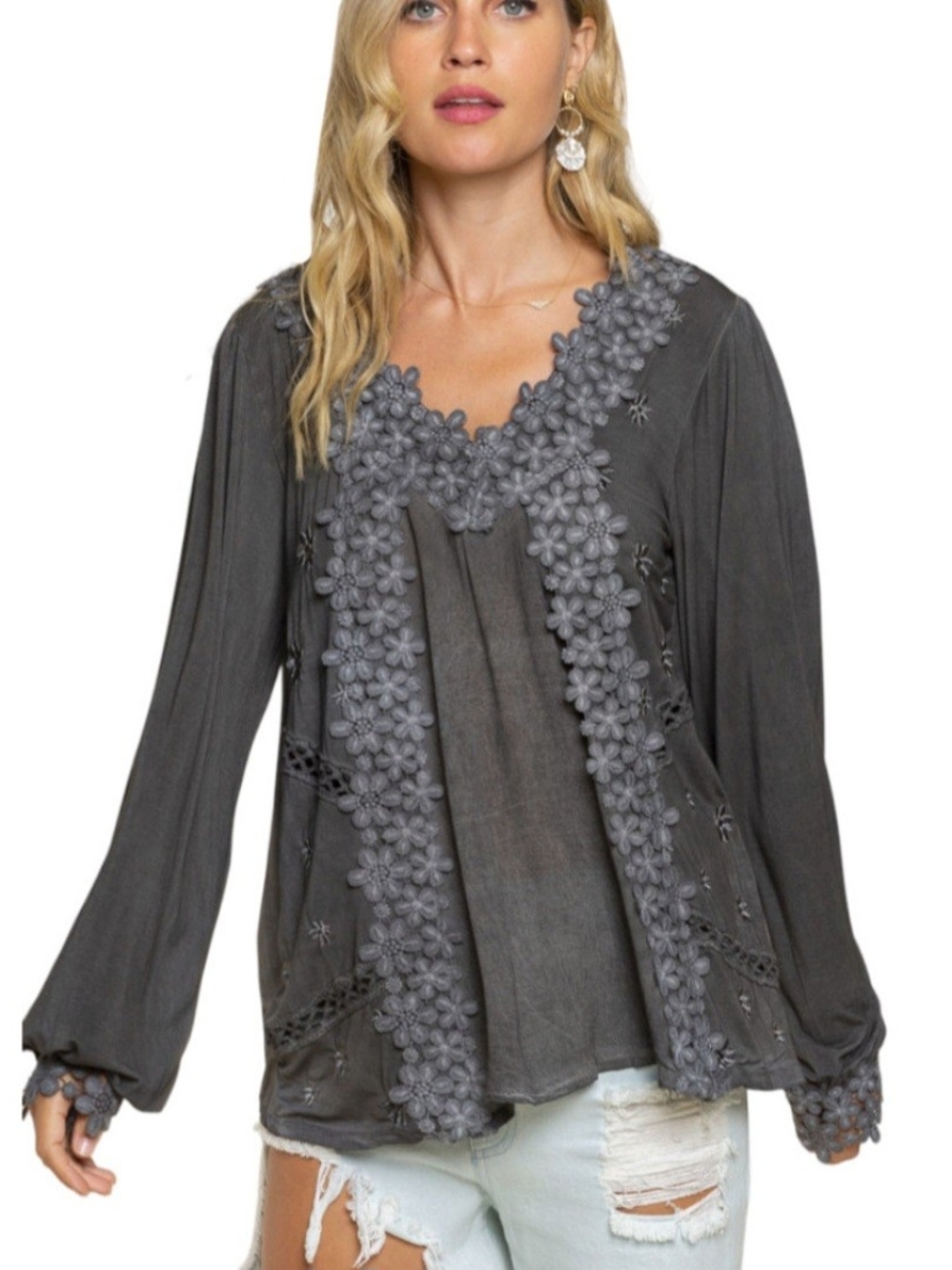 POL Embroidered Floral Appliqué Boho Swing Top - Black/Gray Mineral Wash